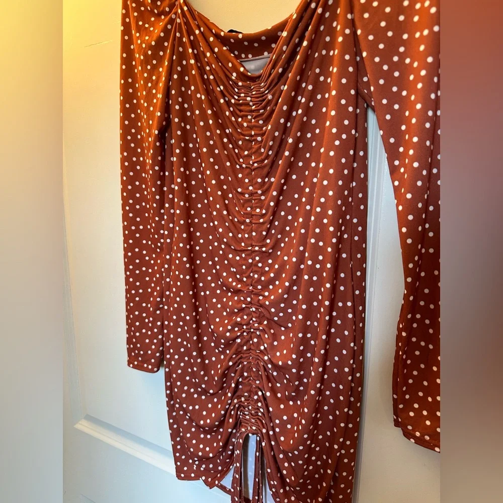 PrettyLittleThing Ruched Front Long Sleeve Bodycon Dress - Picture 5 of 8